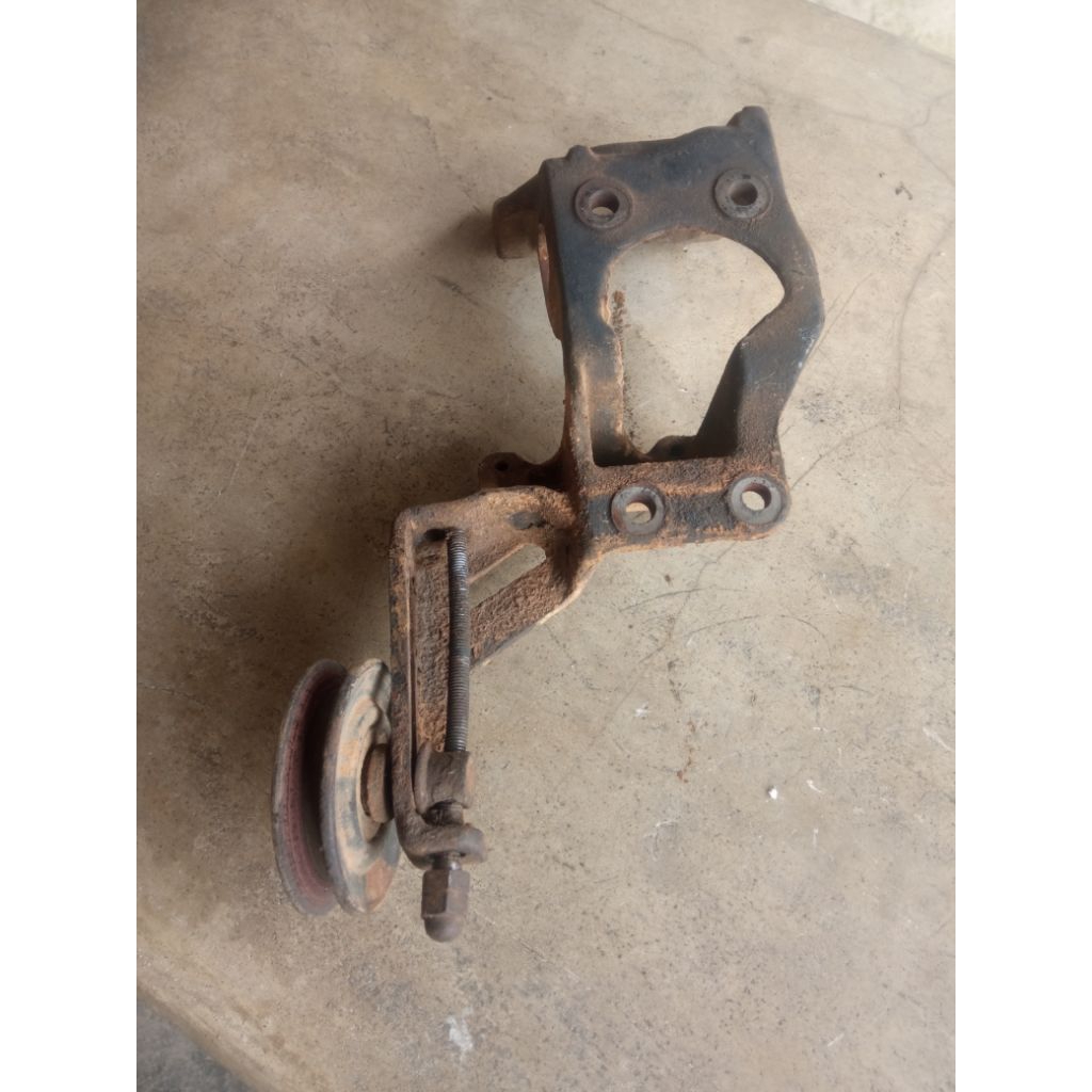 BREAKET BRACKET AC TOYOTA KIJANG KAPSUL KIJANG GREN SUPER EXTRA ASLI #COPOTAN