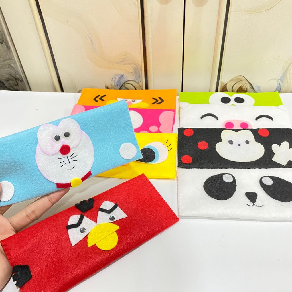 

Prakarya dari kain flanel dompet atau tempat pensil