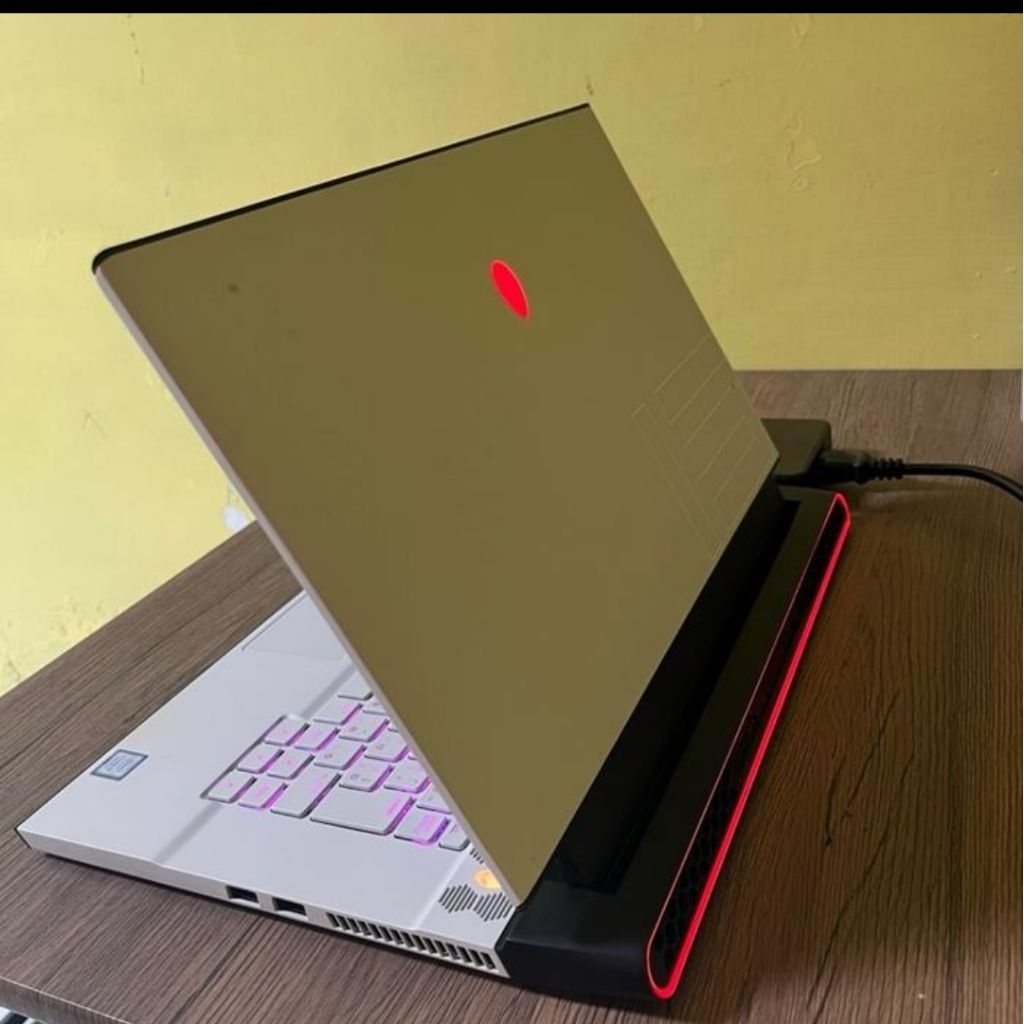 Laptop Super Kinclong Bingits ALIENWARE M15 R2 CORE I7 GEN9 16GB/1TB