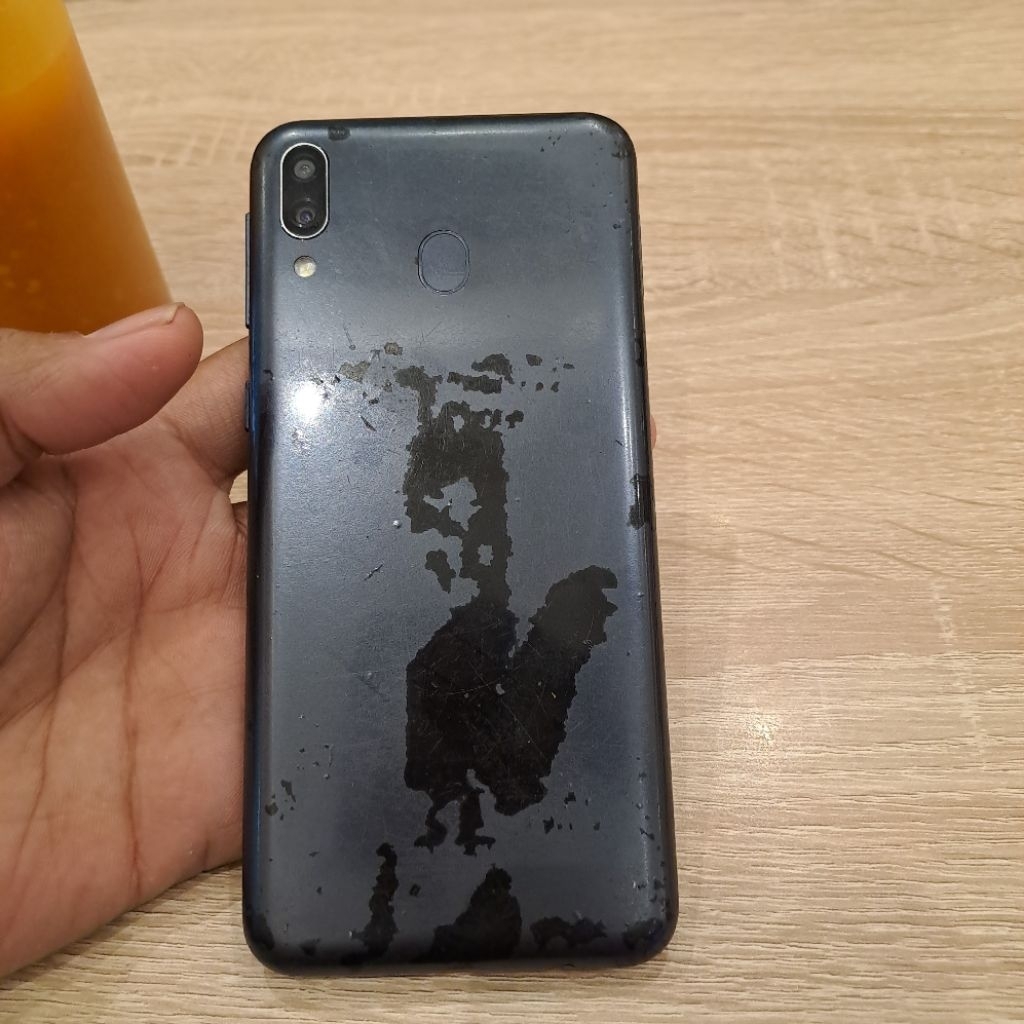 handphone samsung m20