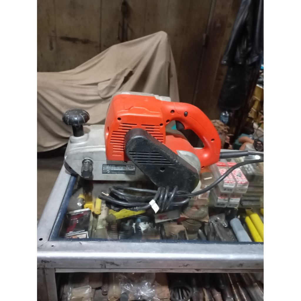 Mesin Amplas Rol MT 940 Maktek (bekas)