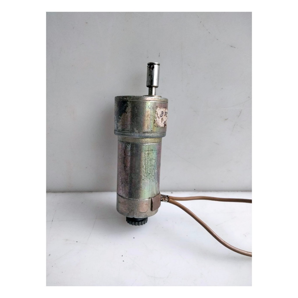 Dc Gearbox Motor 26,5V 0.07A 93 RPM