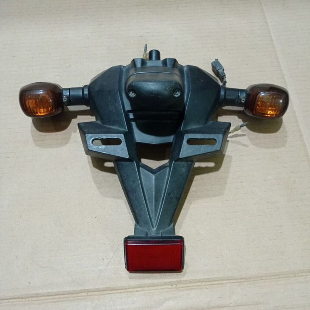 Spakbor slebor belakang Yamaha CBR 150R Yamaha Vixion original