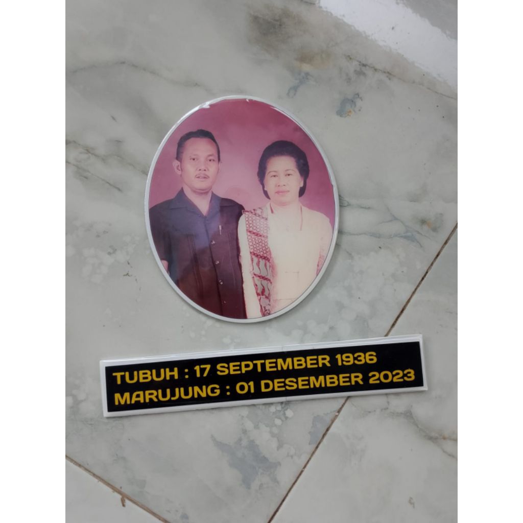 FOTO BATU NISAN MAKAM FOTO AKRILIK