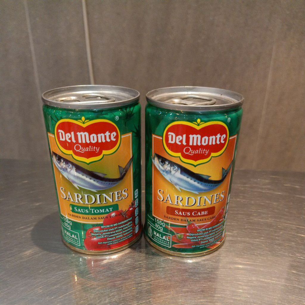 

Del Monte sardines saus cabe and tomato (sarden dalam saus cabe dan tomat)