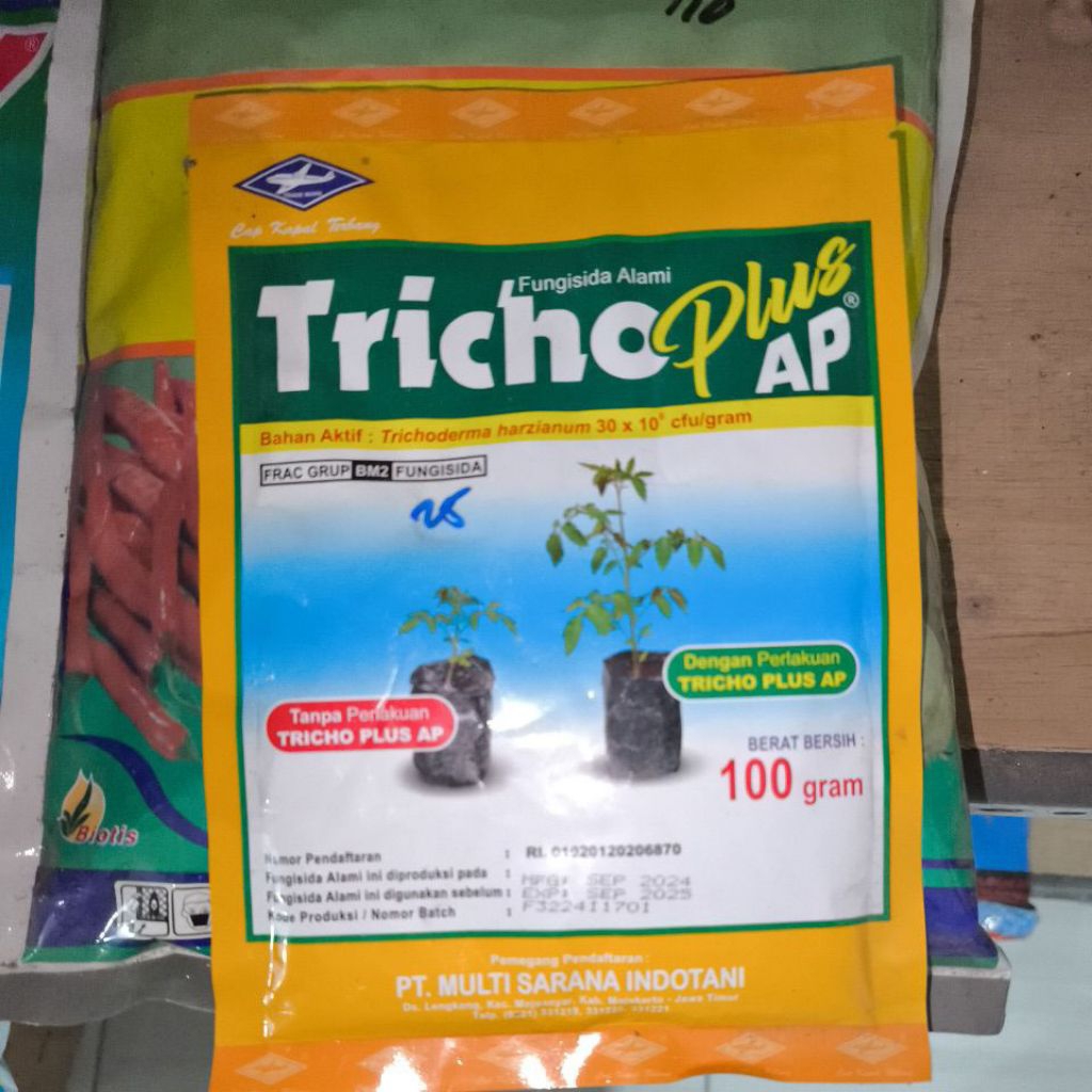 FUNGISIDA ALAMI TRIKOPLUS BAHAN AKTIF TRICHODERMA HARSIANUM 100 GRAM