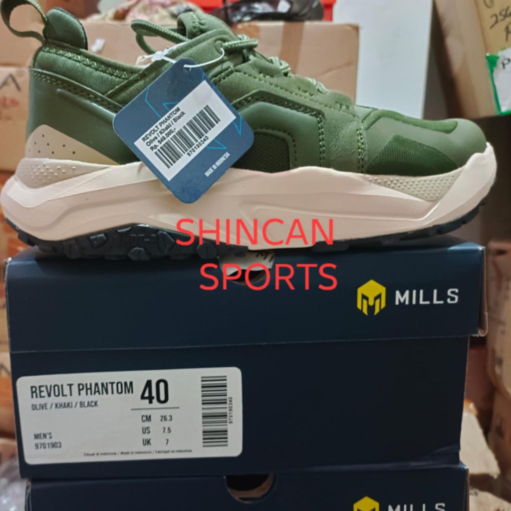 SEPATU TRAIL MILLS REVOLT PHANTOM