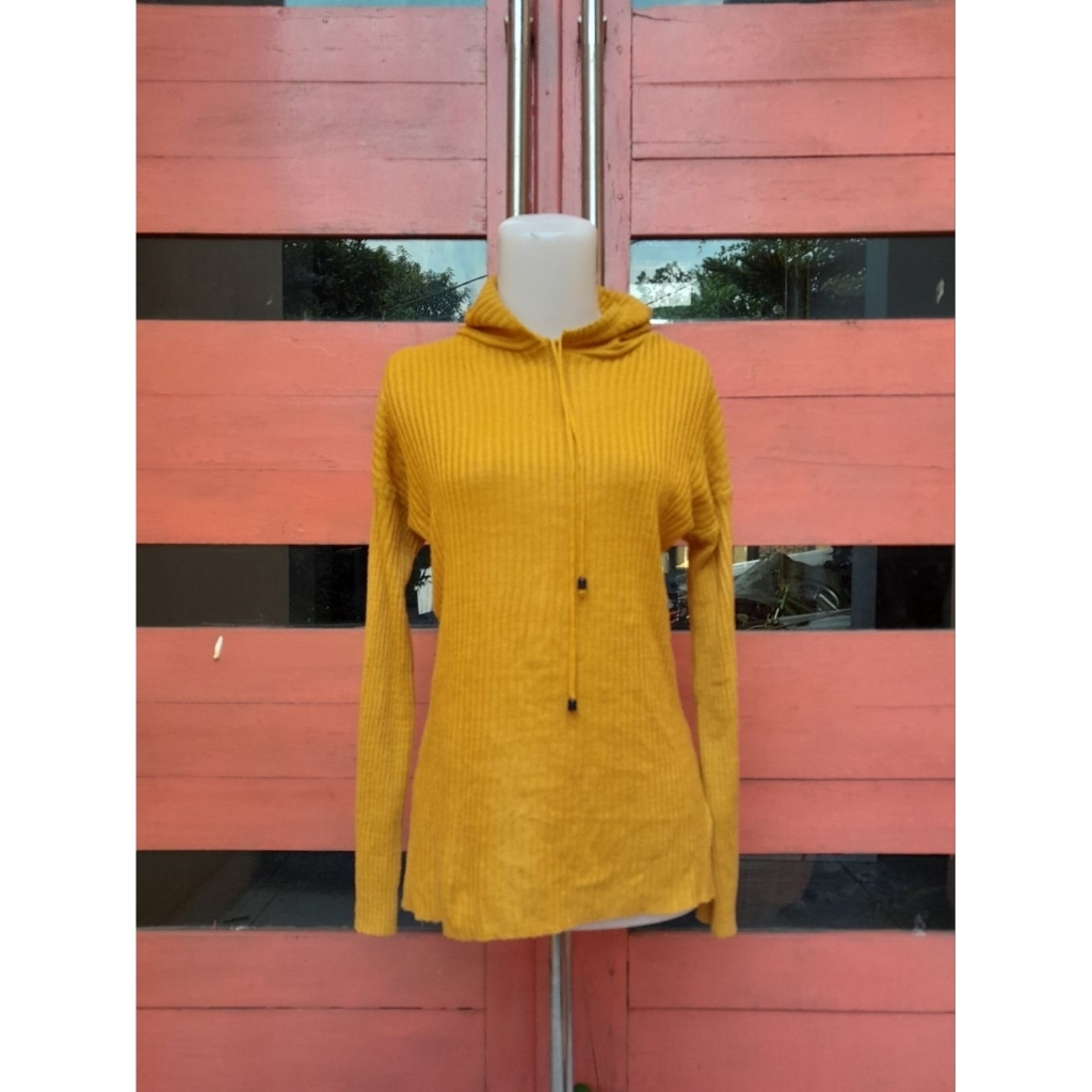 Hoodie Rajut Mustard