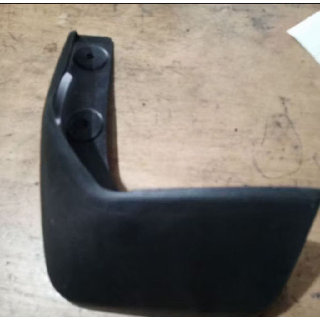 mugduard karpet lumpur mobil toyota avanza tipe G bagian kiri belakang