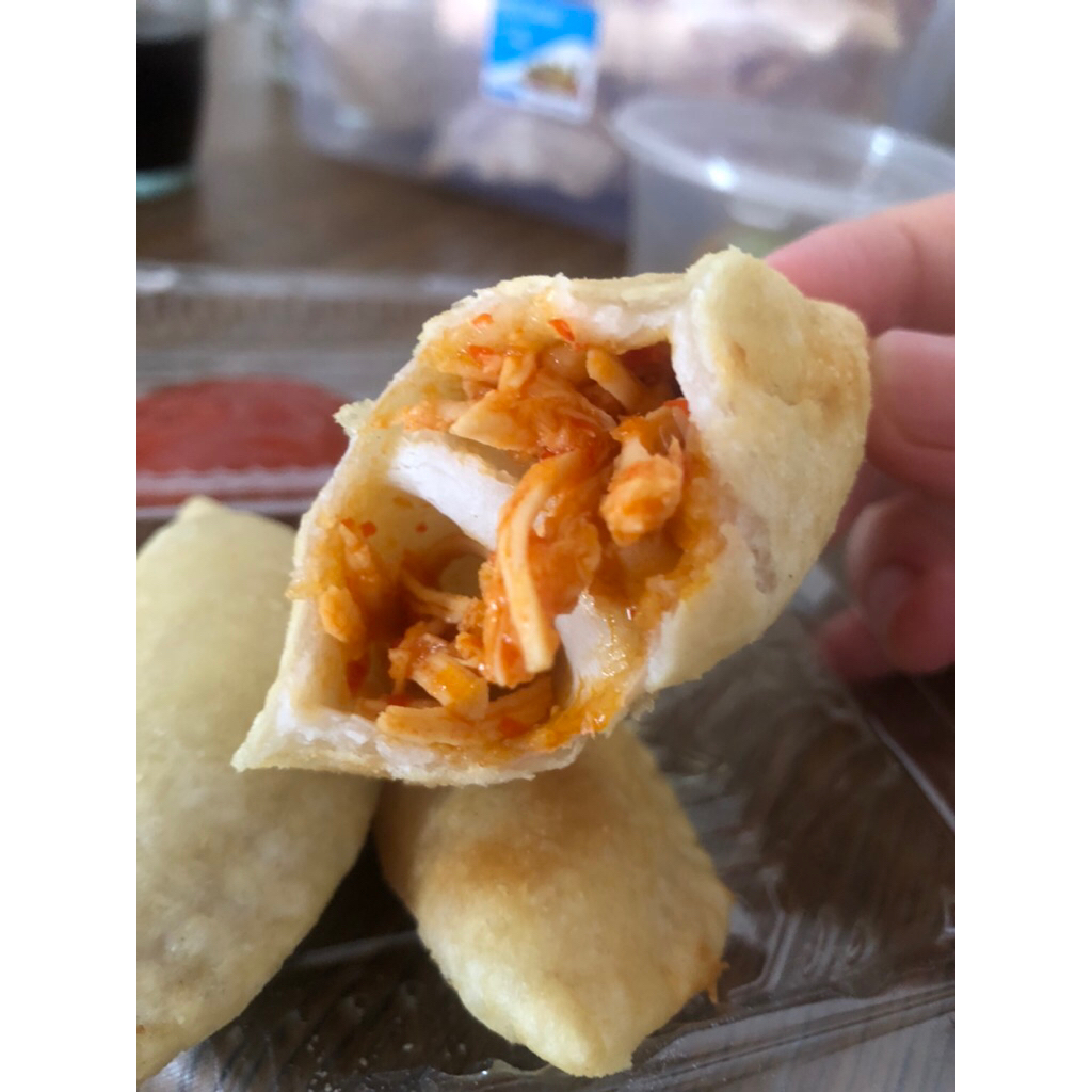 

CIRENG NAY_cireng isi ayam suwir pedas 1pck isi 10