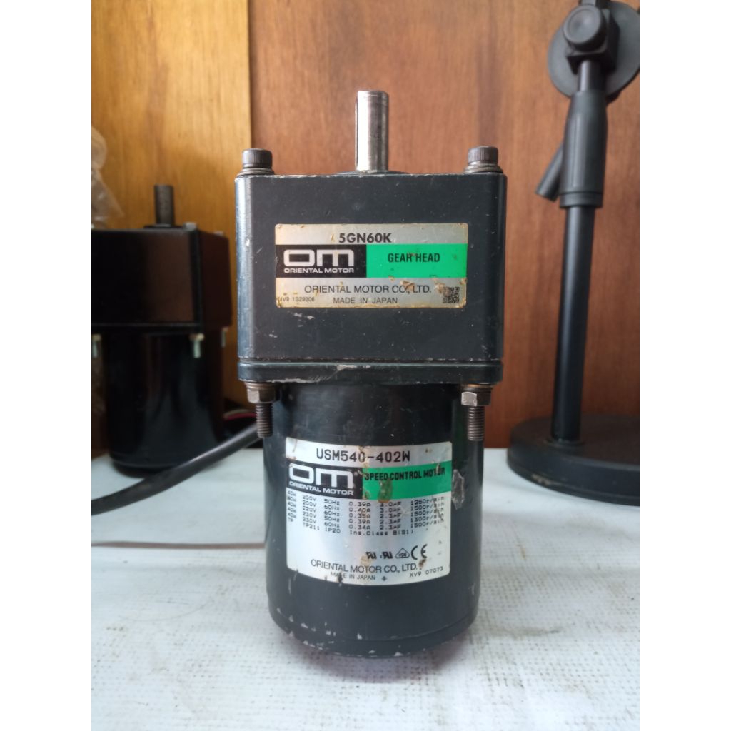 Dinamo Gearbox Motor 220V