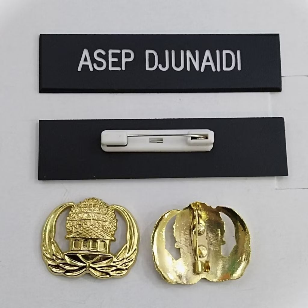 nama dada  gravir dof+pin korpri satu set/nametag dof +pin korpri satu set