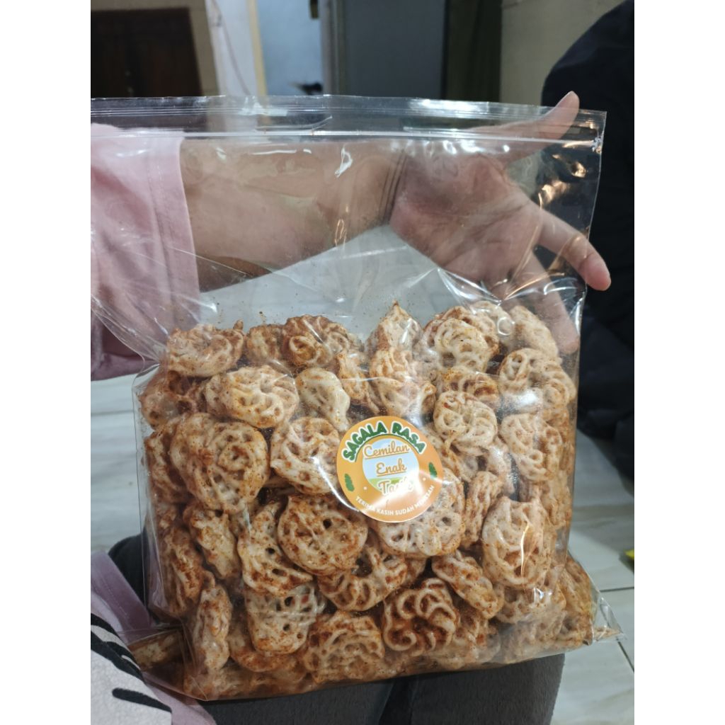 

Kerupuk seblak rafael bantat daun jeruk 1000gr / kerupuk seblak rafael cemilan pedas viral spicy snacks food