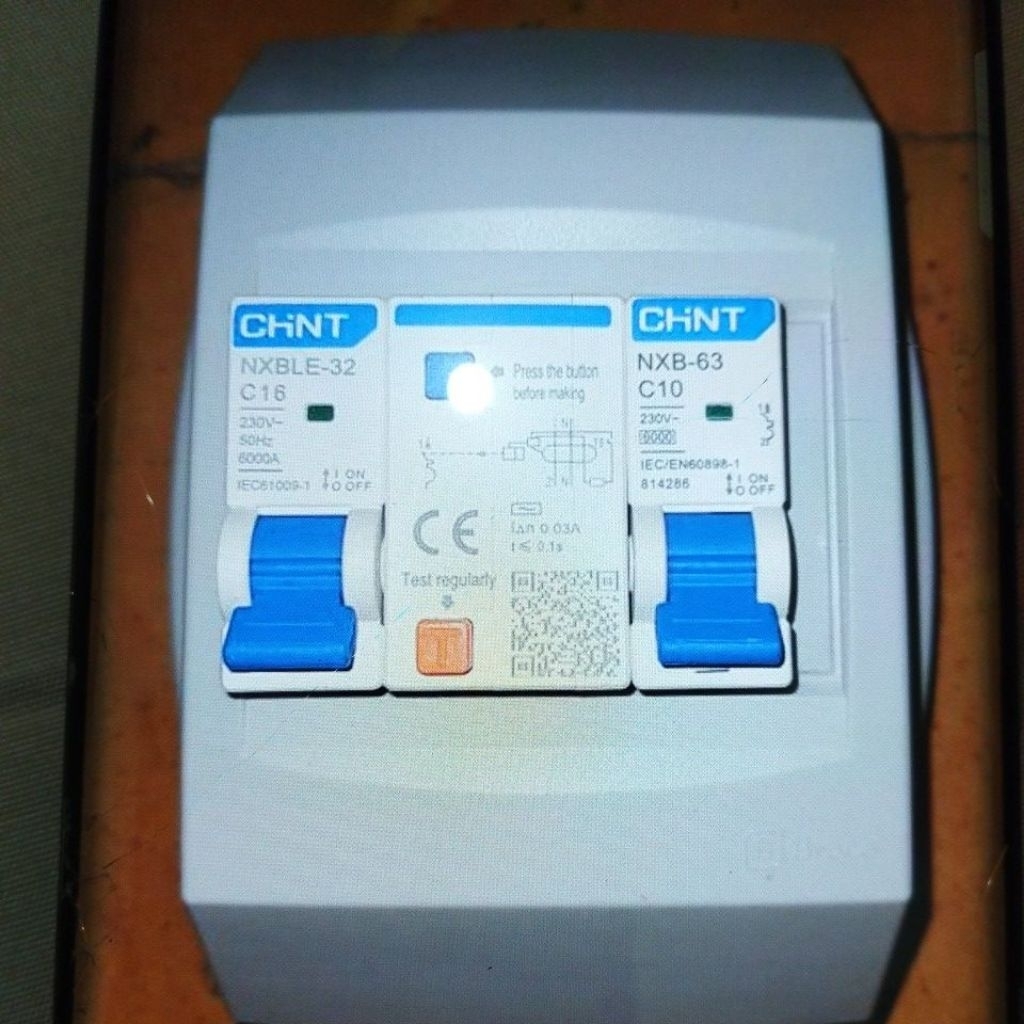 BOX MCB 4 GROUP OPBOW BROCO 17204 outbow