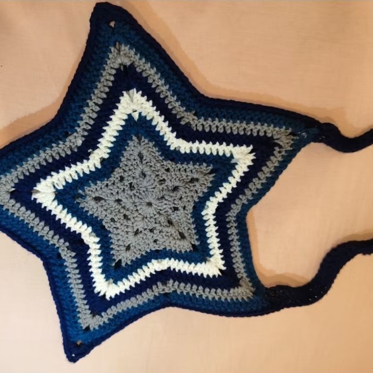 

STAR SHAPED CROCHET BAG