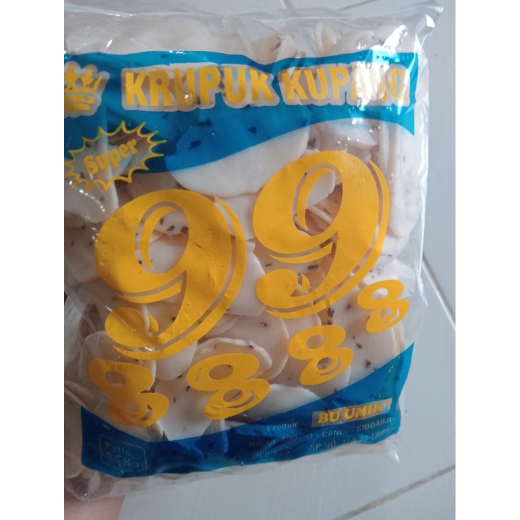 

kerupuk Kupang putih mentah oleh oleh khas Sidoarjo cap 99 Bu umik gurih nikmatnya