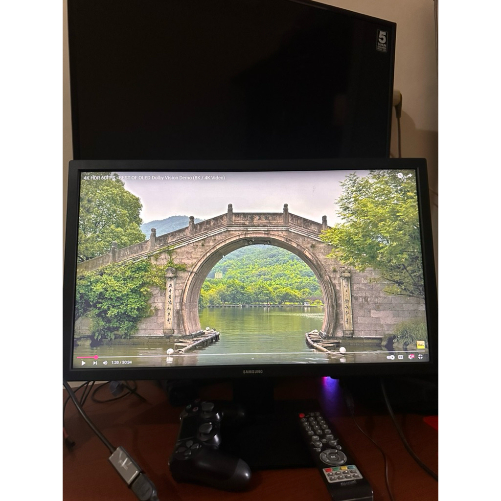 Monitor Samsung Bekas kondisi baik