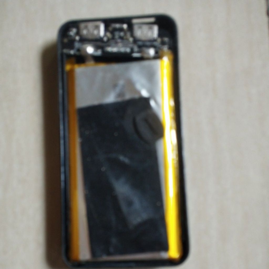 BATRE POLIMER BEKAS POWERBENG KINDISI NORMAL 10000 MAH BEKAS ROBOT