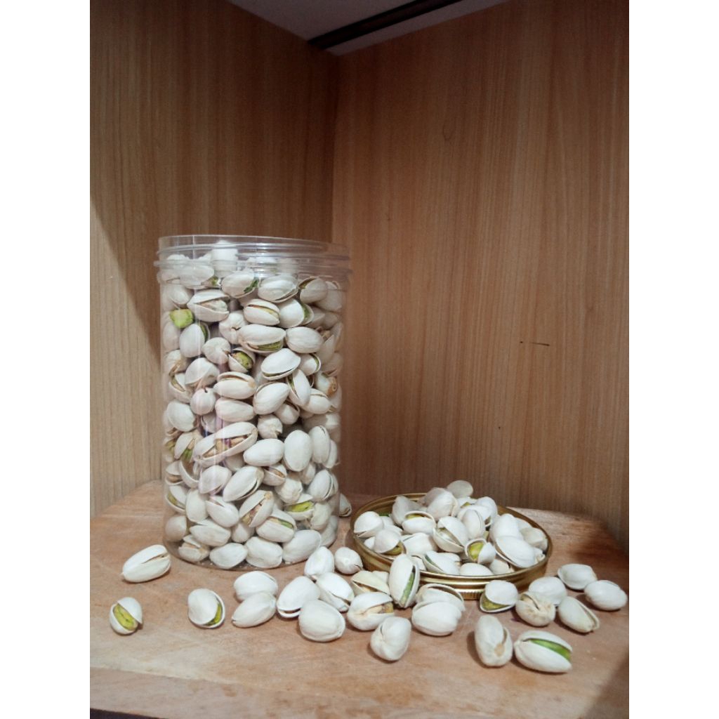 

Kacang Pistachio Gurih Manis Enak