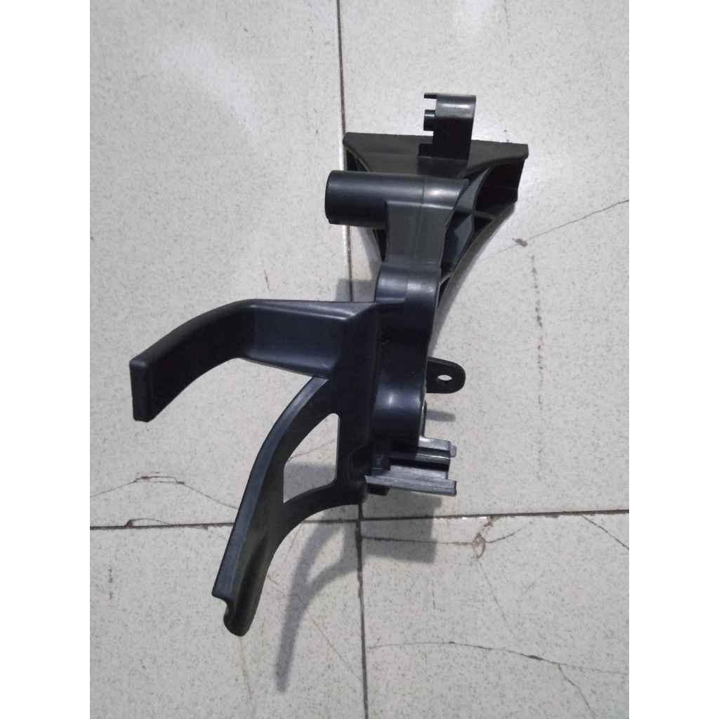 Stay Comp Front Caver Stay Dudukan Panel BEAT DELUXE K1A BEAT STREET 2020 2021 2022 2023 ORIGINAL