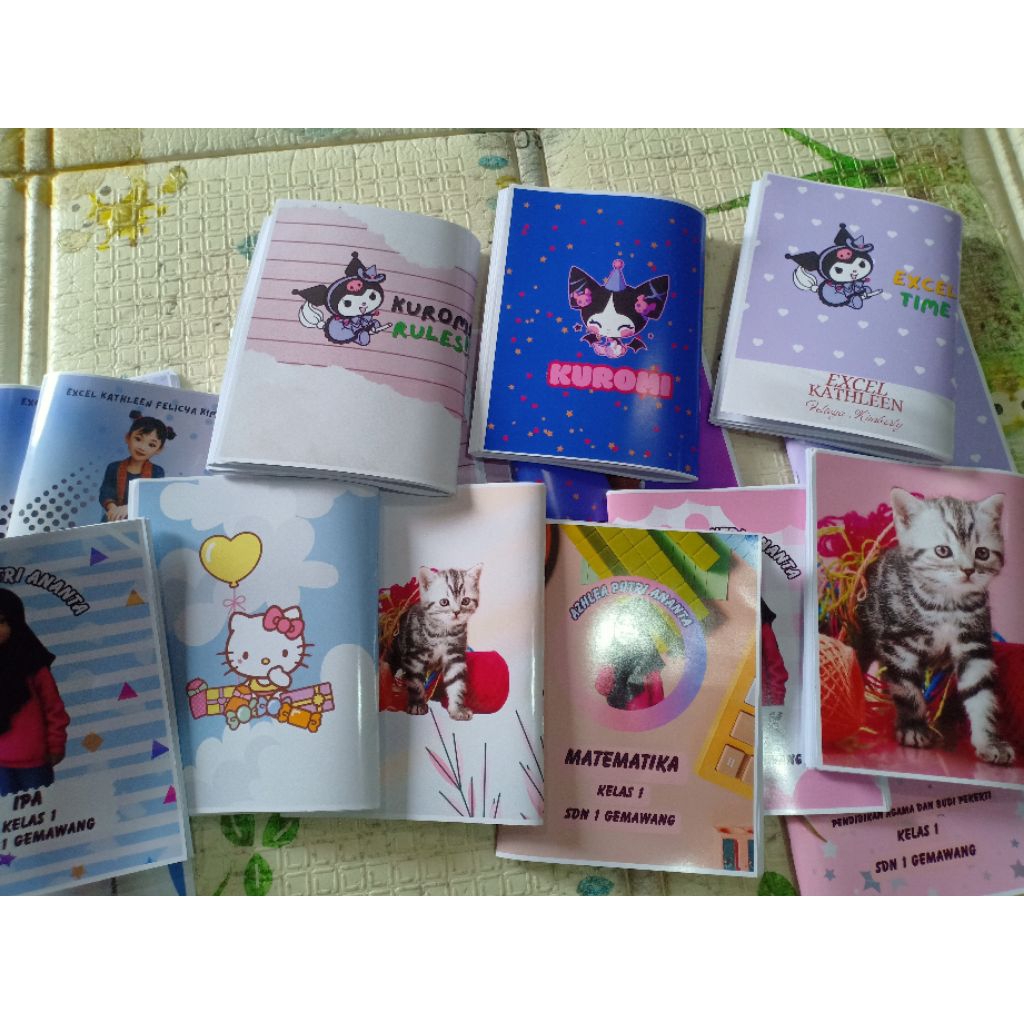 

Buku tulis custum Buku sekolah custom nama karakter foto