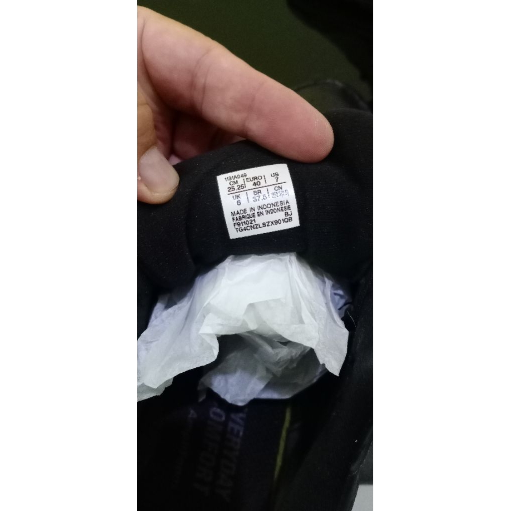 sepatu Running Asics Full Black kulit original