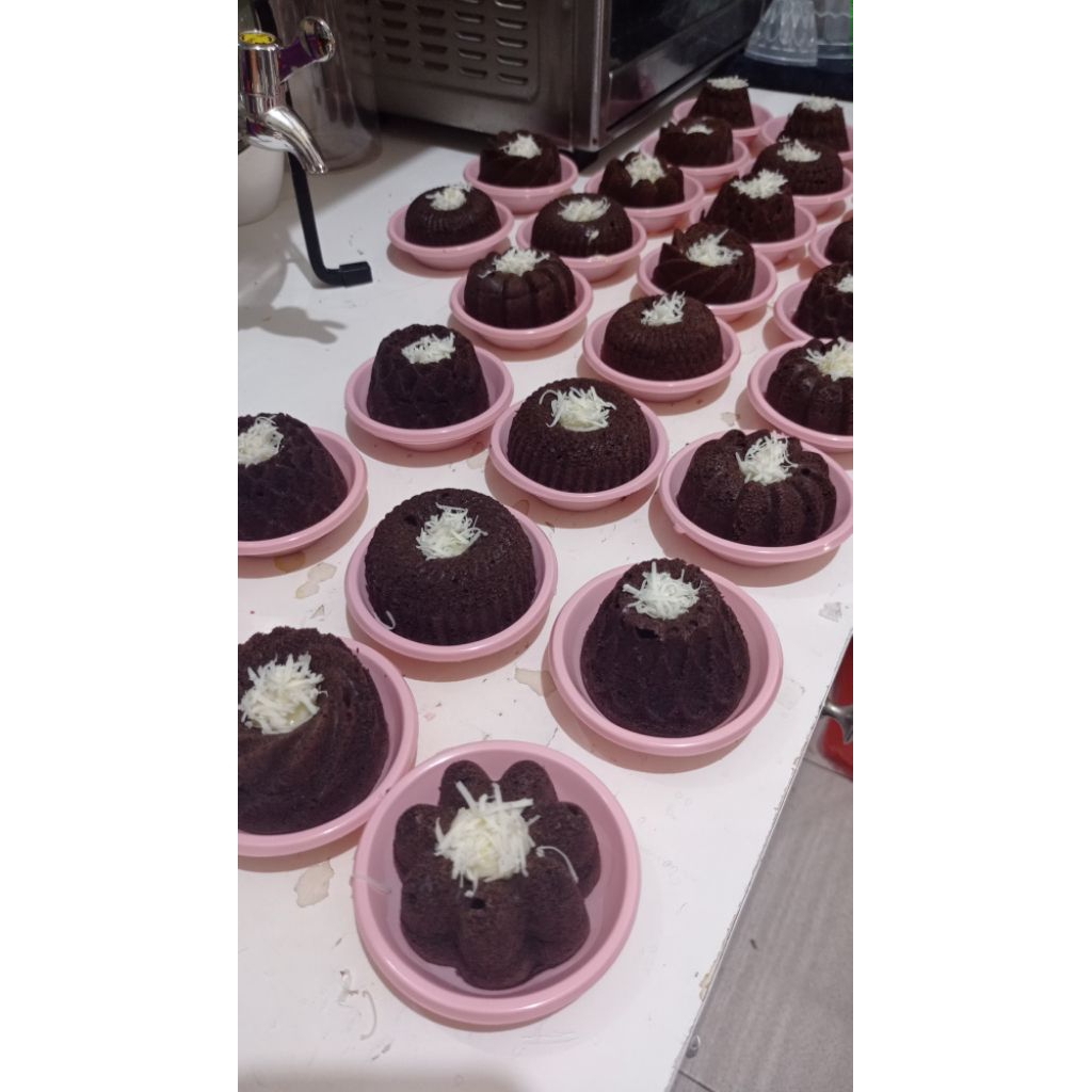 

BOLU KETAN HITAM KEJU LUMER MINI