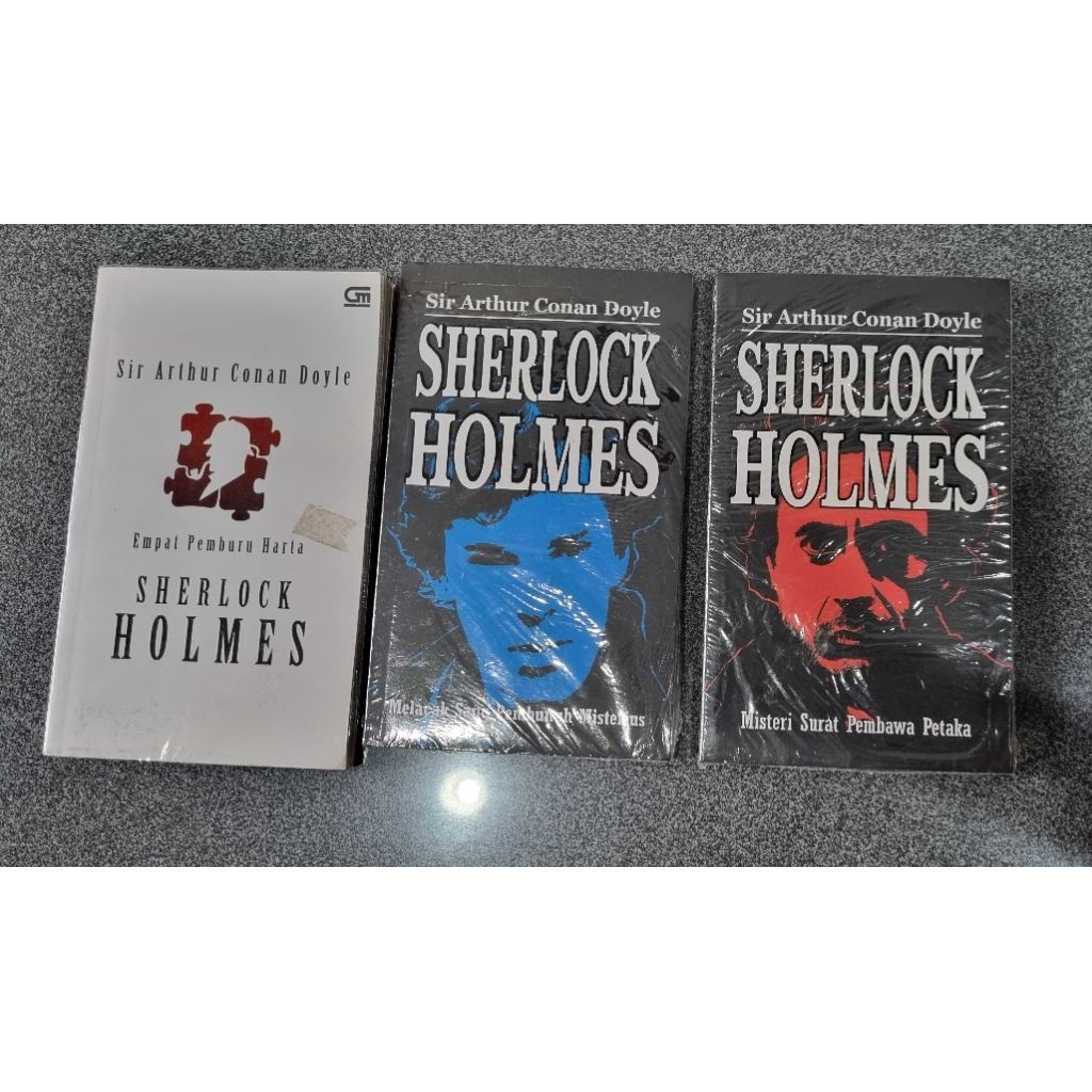 Set Novel Sherlock Holmes