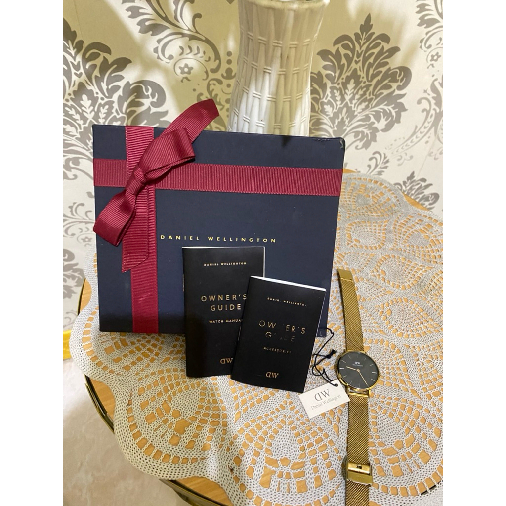 Preloved jam tangan Daniel Wellington ORI