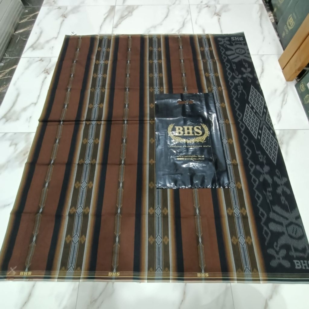 Sarung BHS afkir Kawung classic.