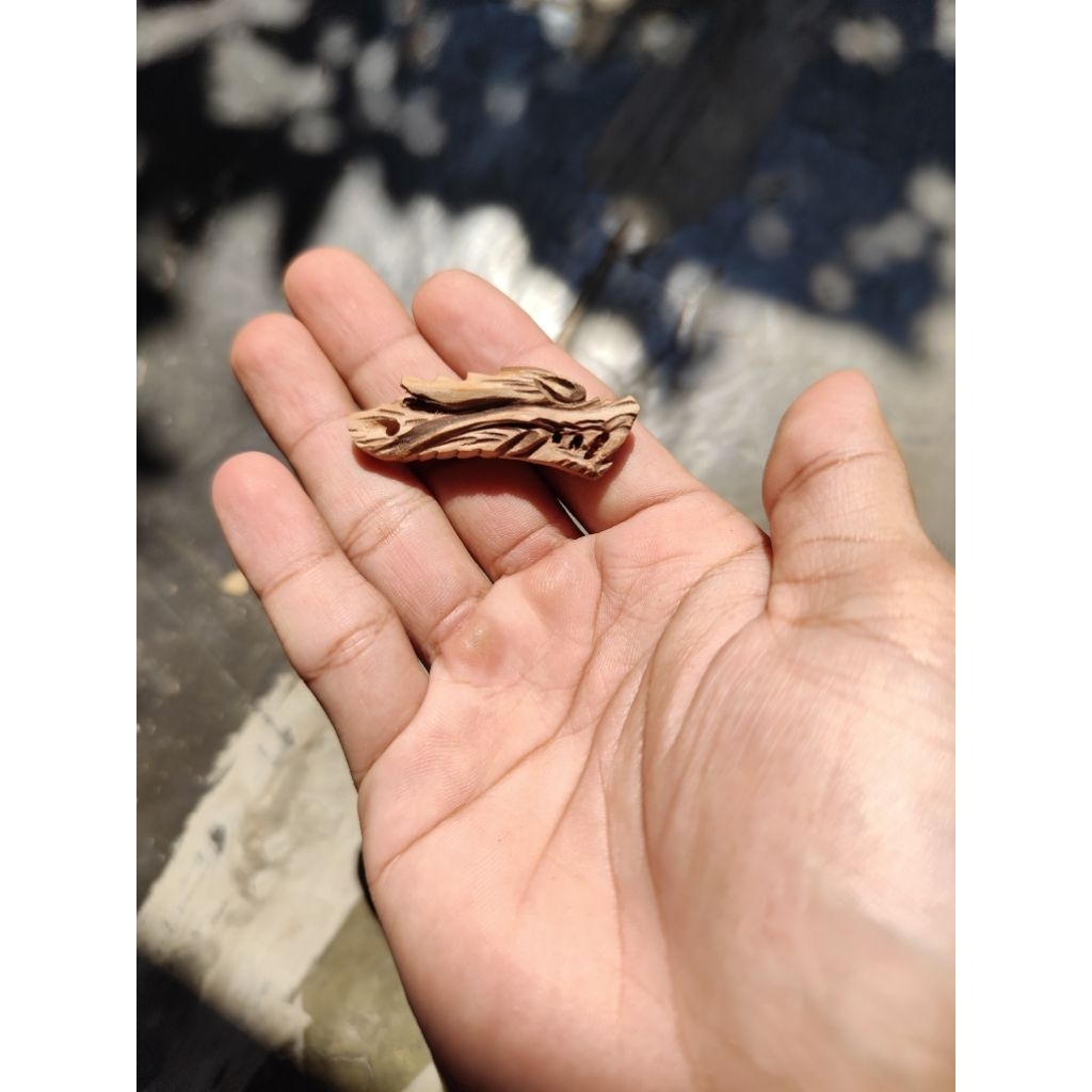 Gantungan kunci ukiran kepala naga kayu nagasari