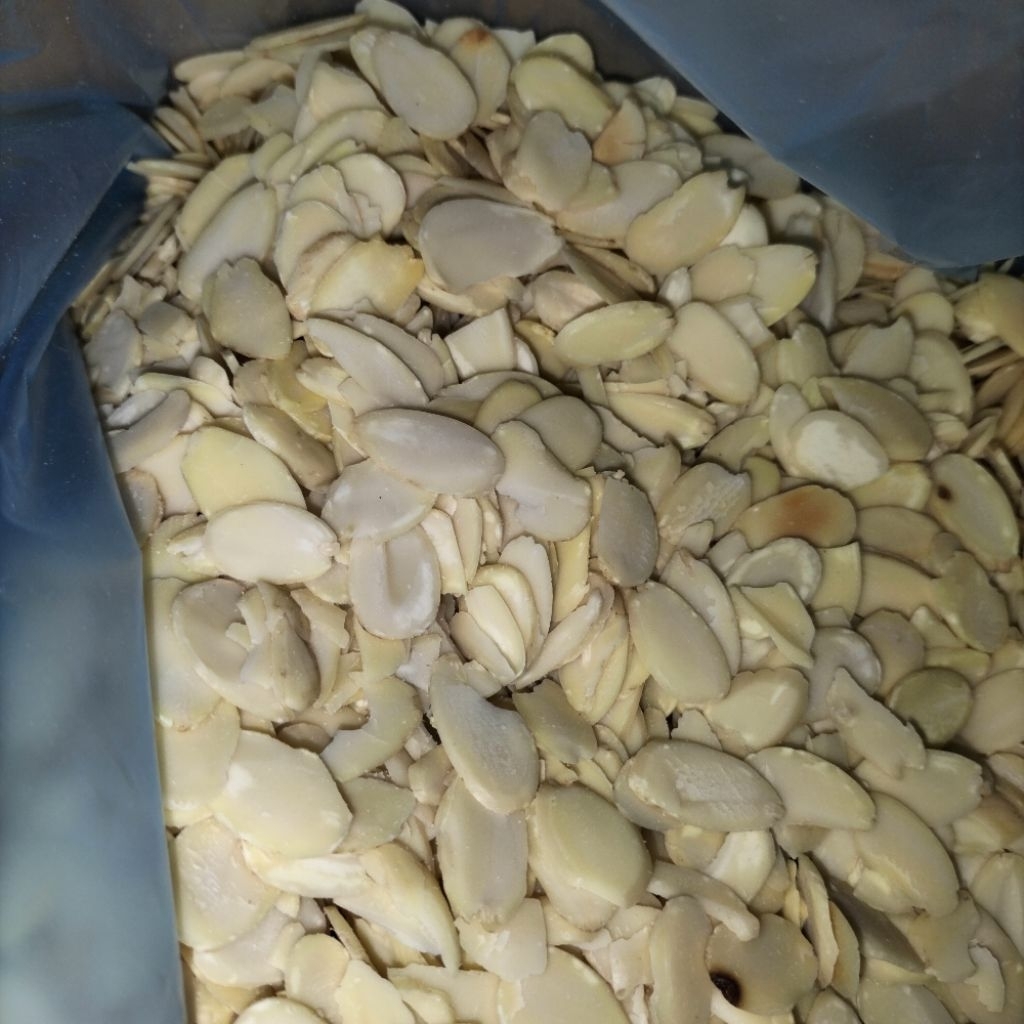 

kacang almond slice almonesia repack 100gr