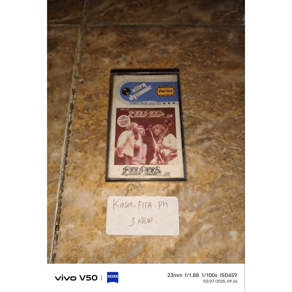 Kaset Pita - BeeGees Live