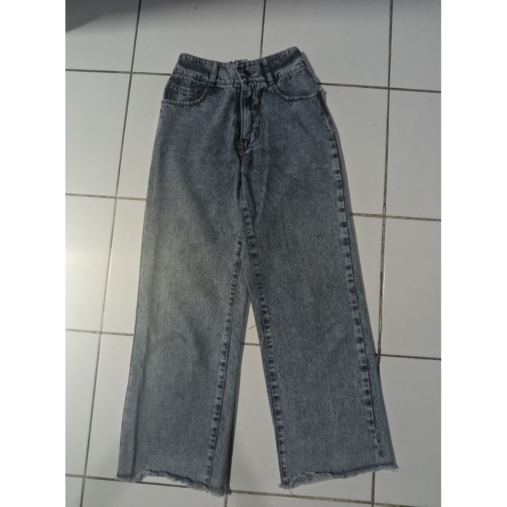 PRELOVED JEANS HIGHWAIST LOOSE