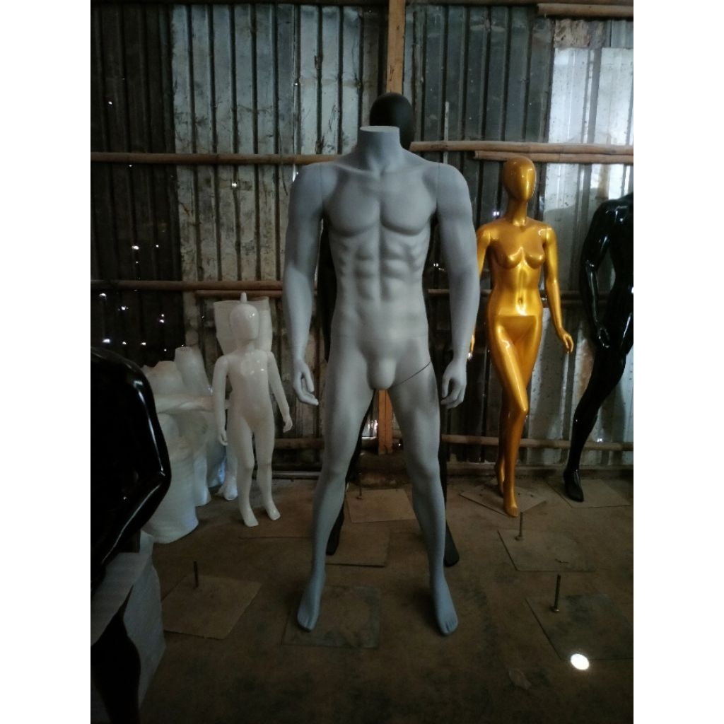 MANEKIN/PATUNG PRIA SPORT TANPA KEPALA