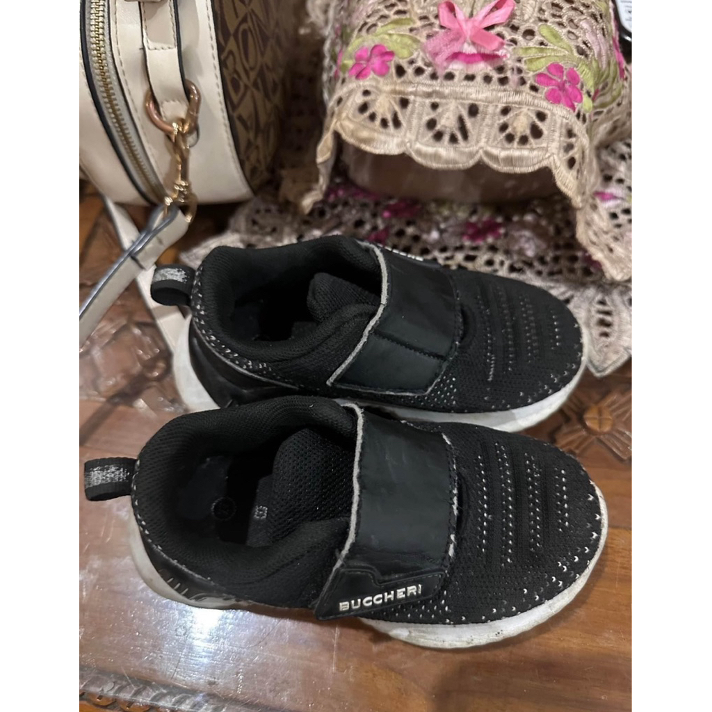 sepatu anak buccheri
