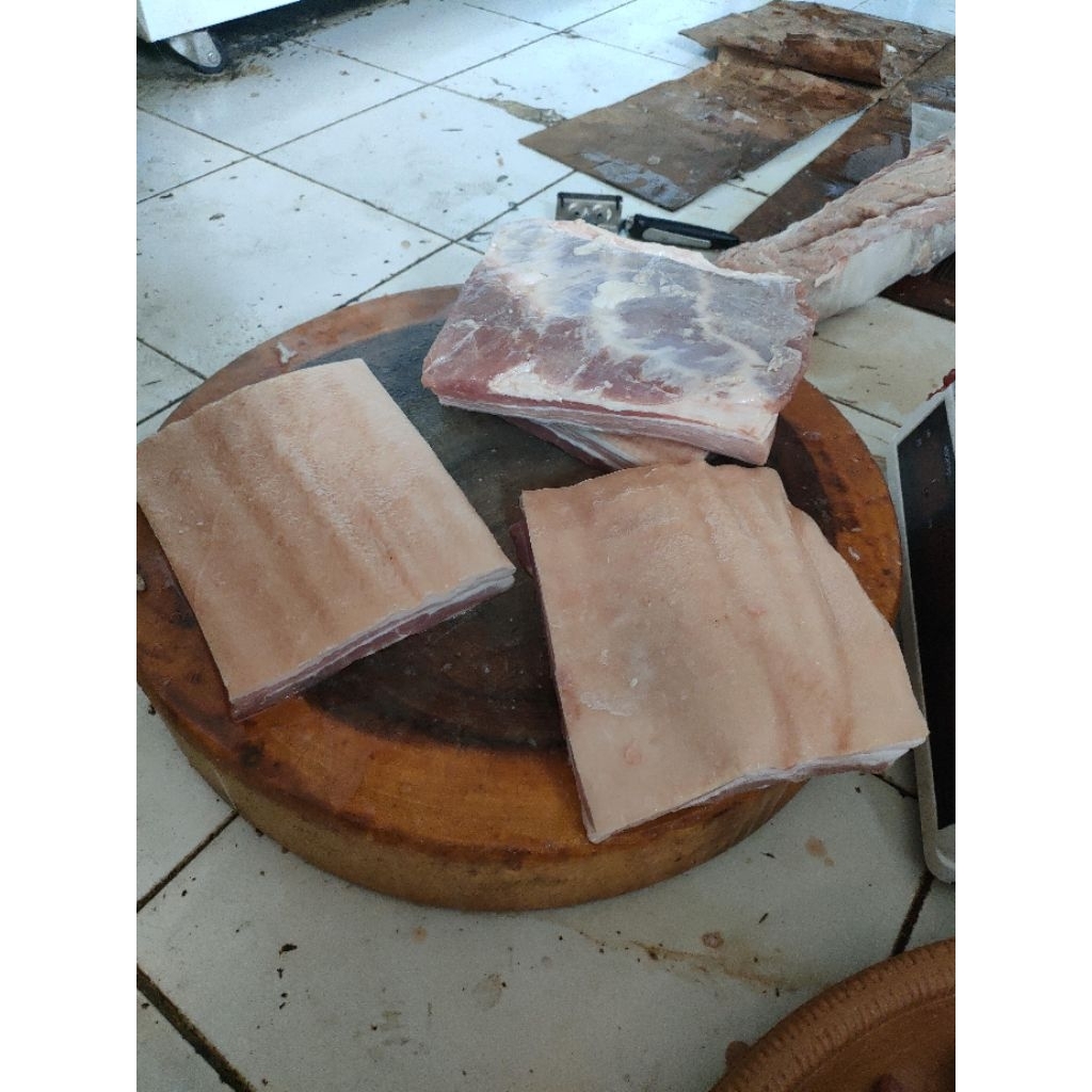 

Pork Belly Skin On/Samcan Perut babi Kulit