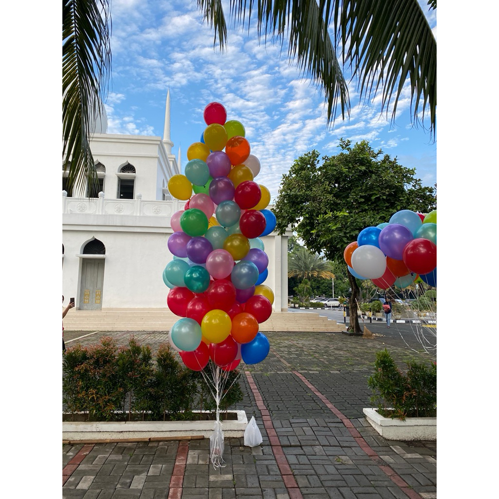 balon gas helium terbang