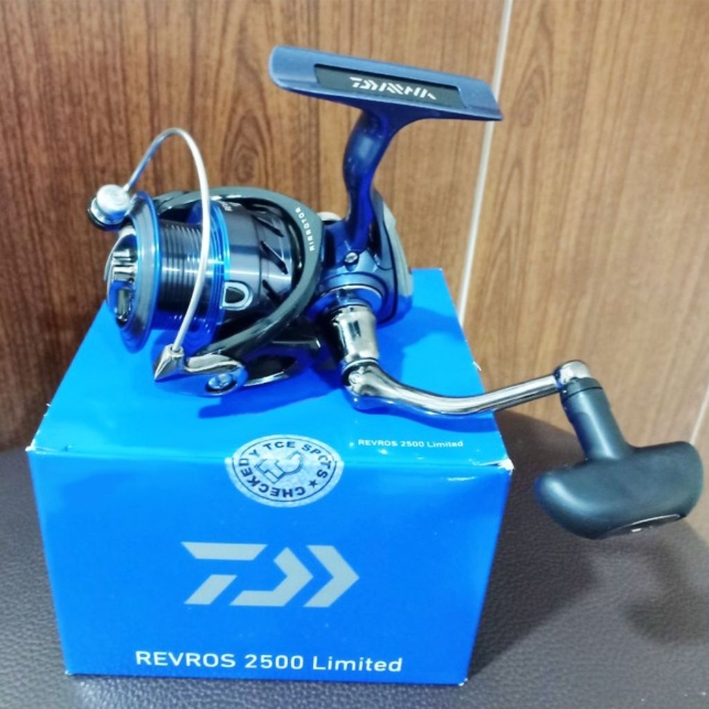 reel daiwa revros 2500 limited made in vietnam