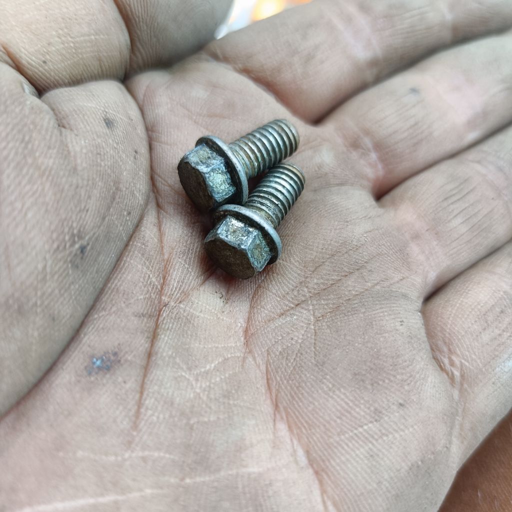 baut gear depan yamaha vixion r15 xabre original(2biji)