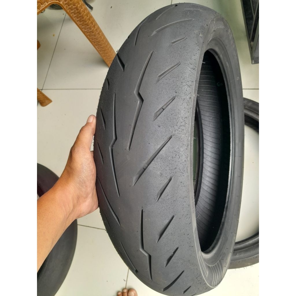 Pirelli diablo rosso4..140/70-17...