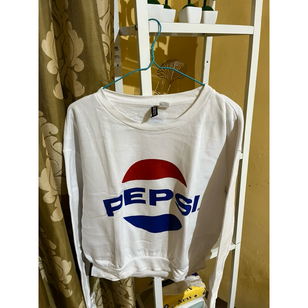 [preloved] sweater hnm pepsi