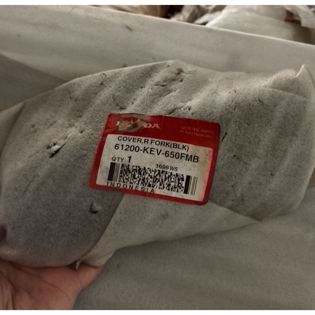 61200KEV650FMB Cover sok shock depan Honda supra x 100 Supra fit lama HITAM Original AHM 61200-KEV-6