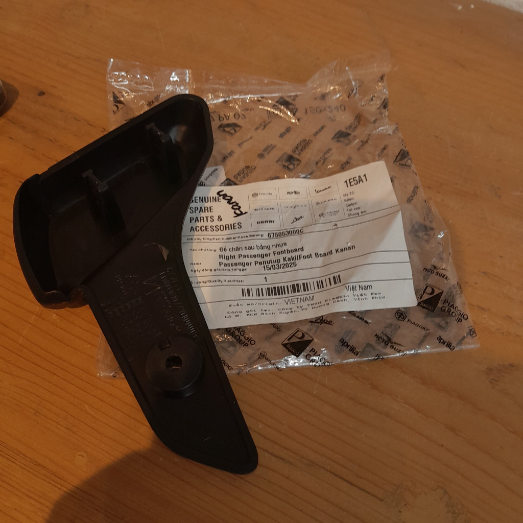 Pijakan Kaki Footboard Passenger Sprint Primavera Ori Piaggio Vespa Footstep