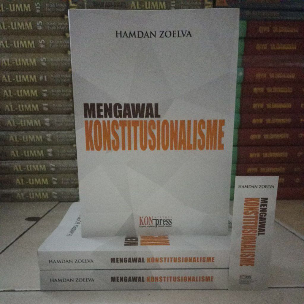 BUKU HUKUM SOSIAL POLTIK SOSPOL BACAAN ILMU SOSIAL MENGAWAL KONSTITUSIONALISME / HAMDAN ZOELVA / ORI