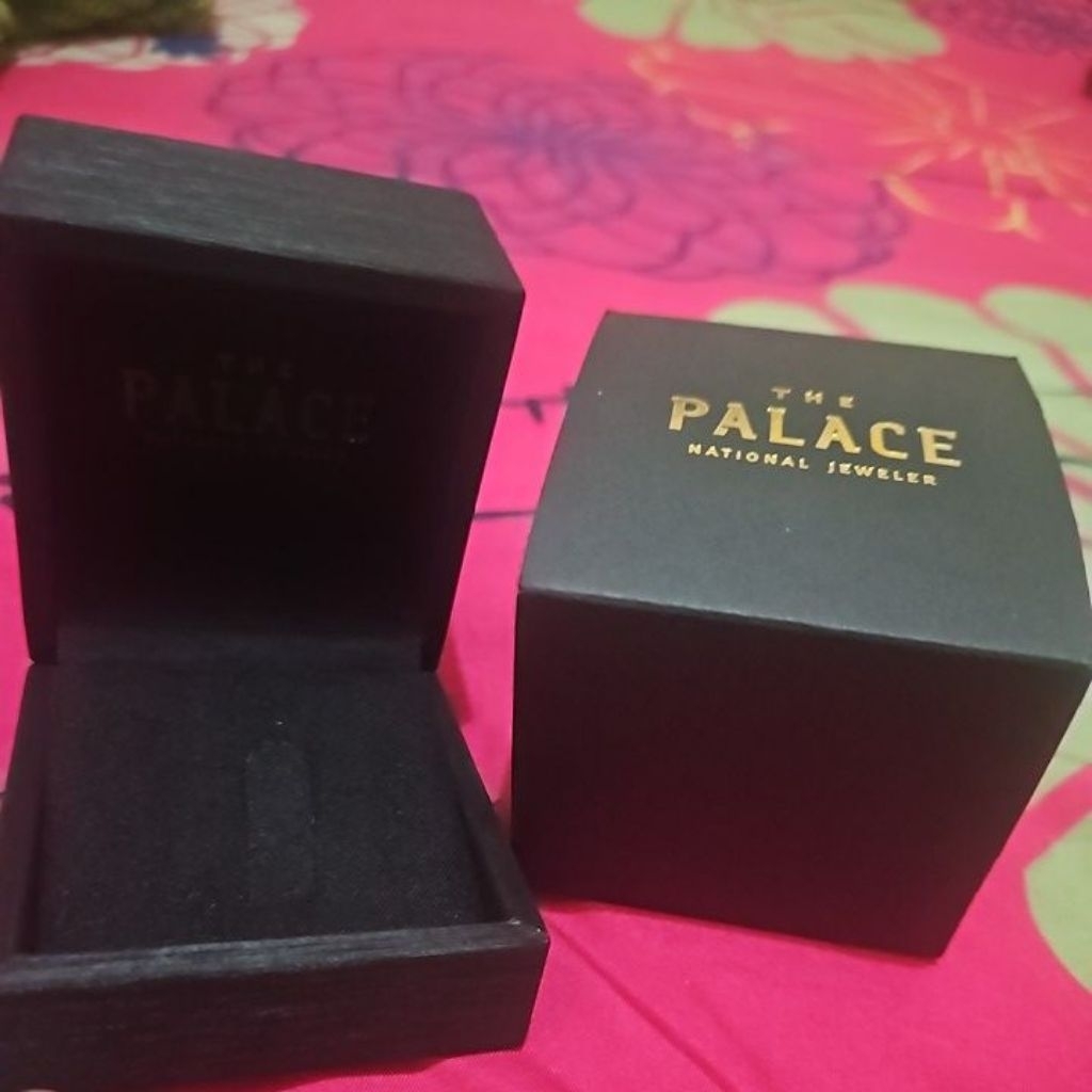 The Palace Box Cincin Anting