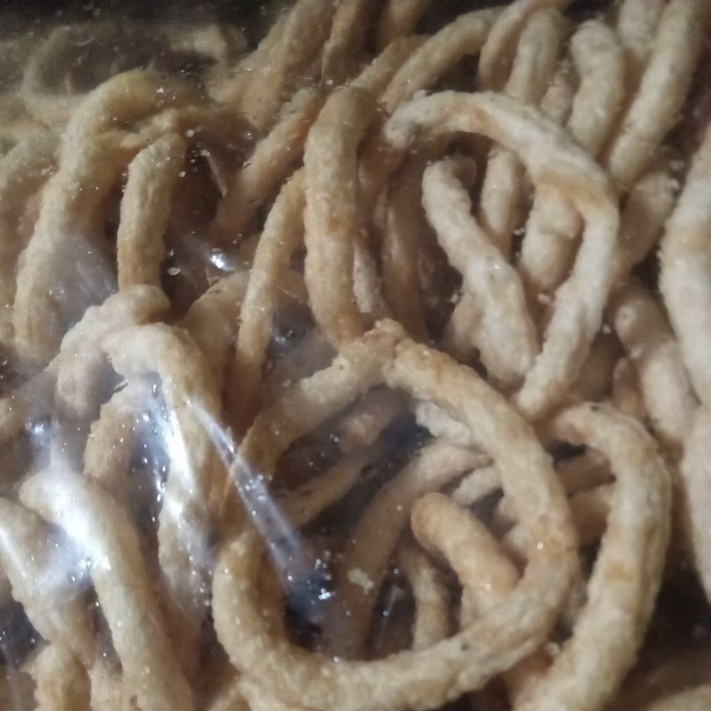

kelanting getuk , padat renyah 250gram