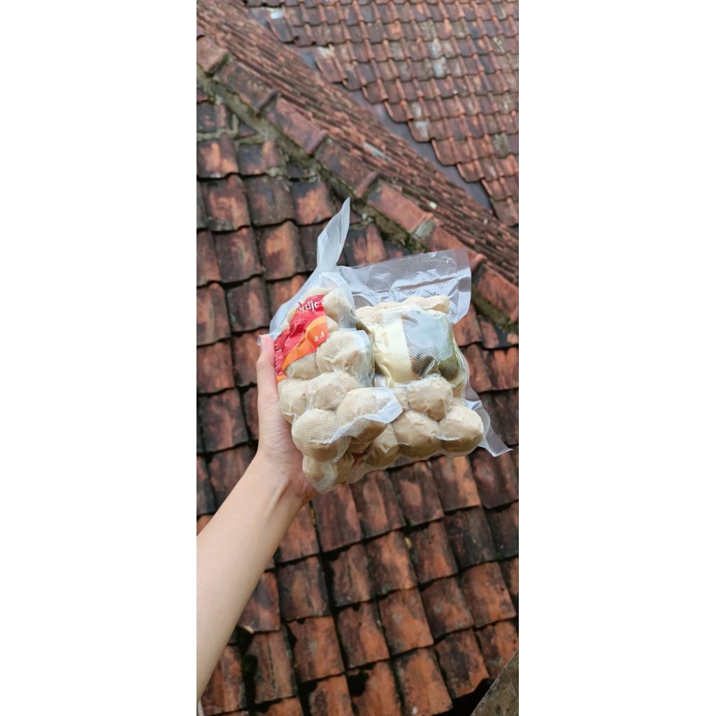 

Bakso Frozen Rahmatdjaya Family1 pack sudah termasuk bumbu kuah bakso bisa untuk 5 orang