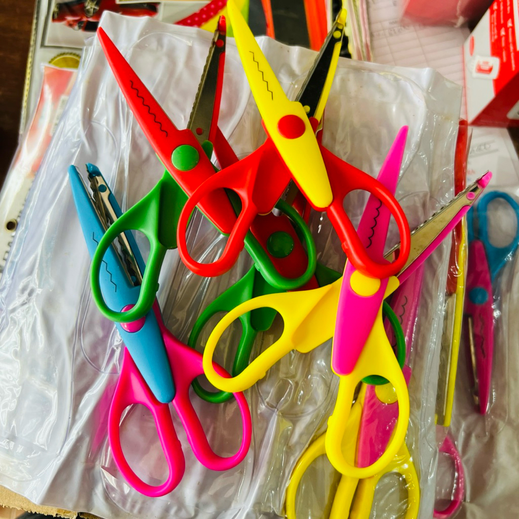 

Gunting Zig Zag Dragonfly