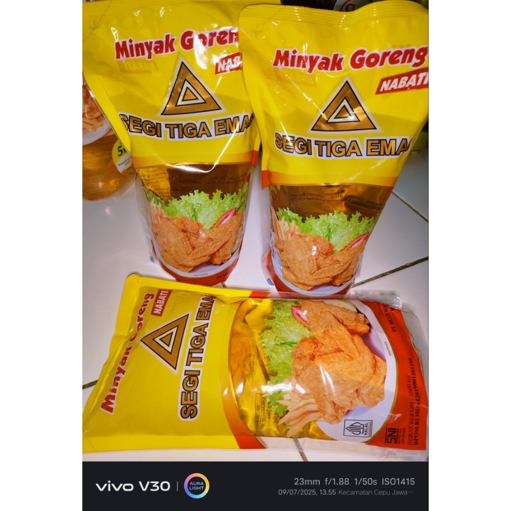 

MINYAK GORENG SEGITIGA EMAS (1LITER) KEMASAN POUCH